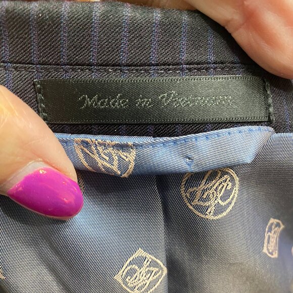 46 Reg Sean John Navy Pinstriped Suit Jacket - Picture 4 of 8